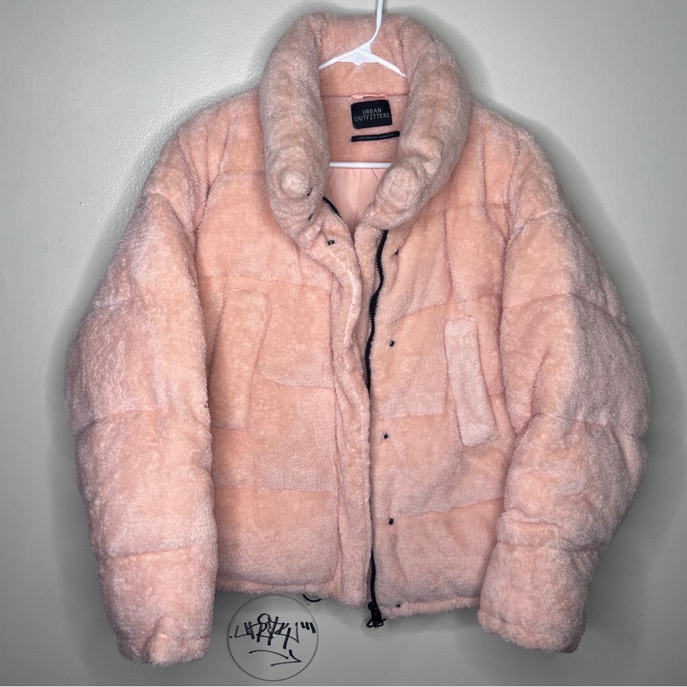 urban outfitters light pink puffy padded semi cropped jacket size small